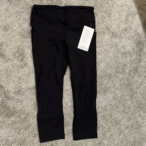 NWT Lululemon Pace Rival Crop